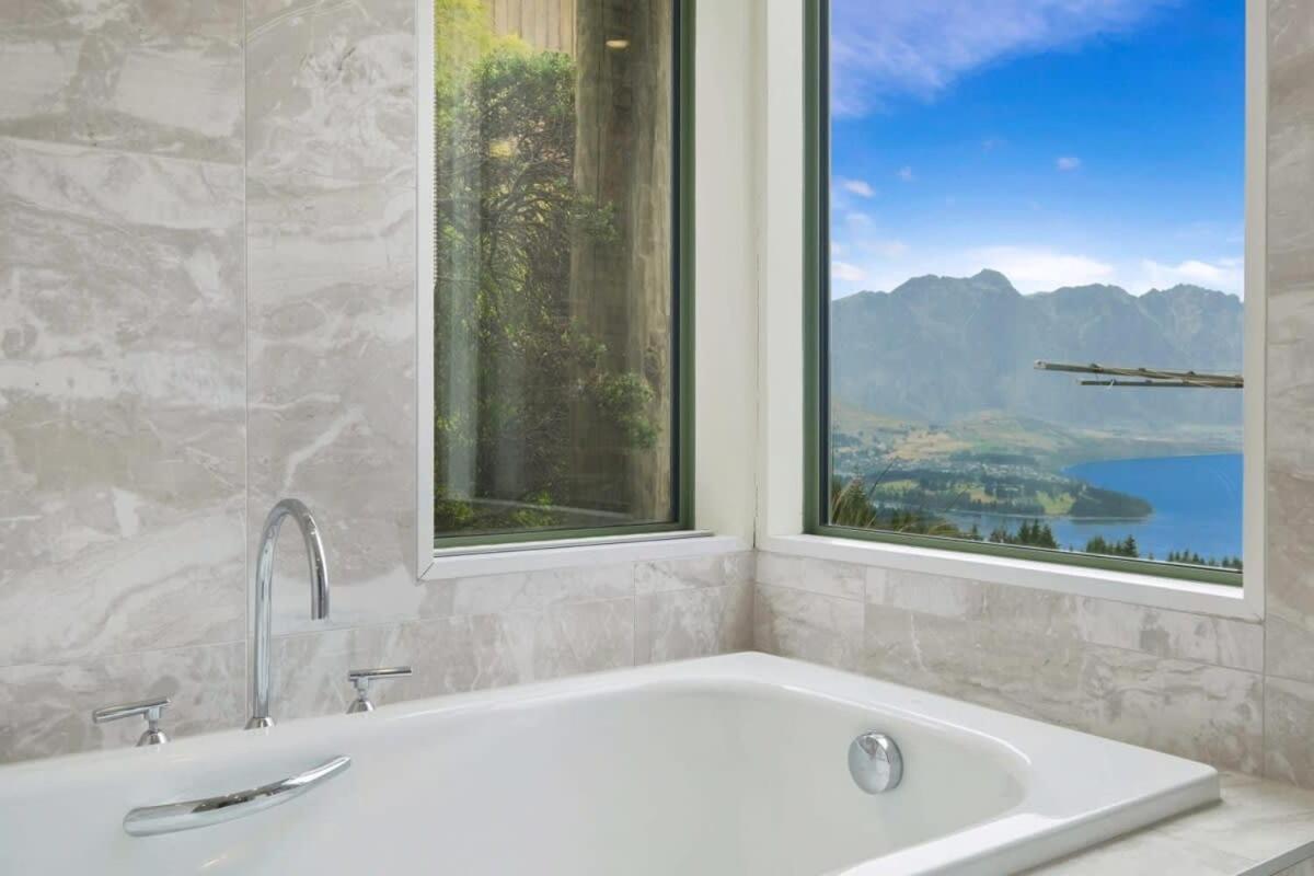 Ruby'S Fernhill Vista Villa ควีนส์ทาวน์ ภายนอก รูปภาพ