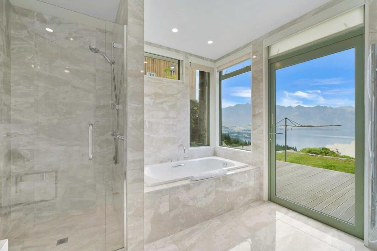 Ruby'S Fernhill Vista Villa ควีนส์ทาวน์ ภายนอก รูปภาพ